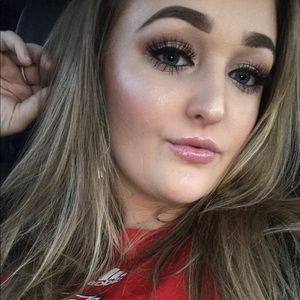 Meet your Posher, Madeline